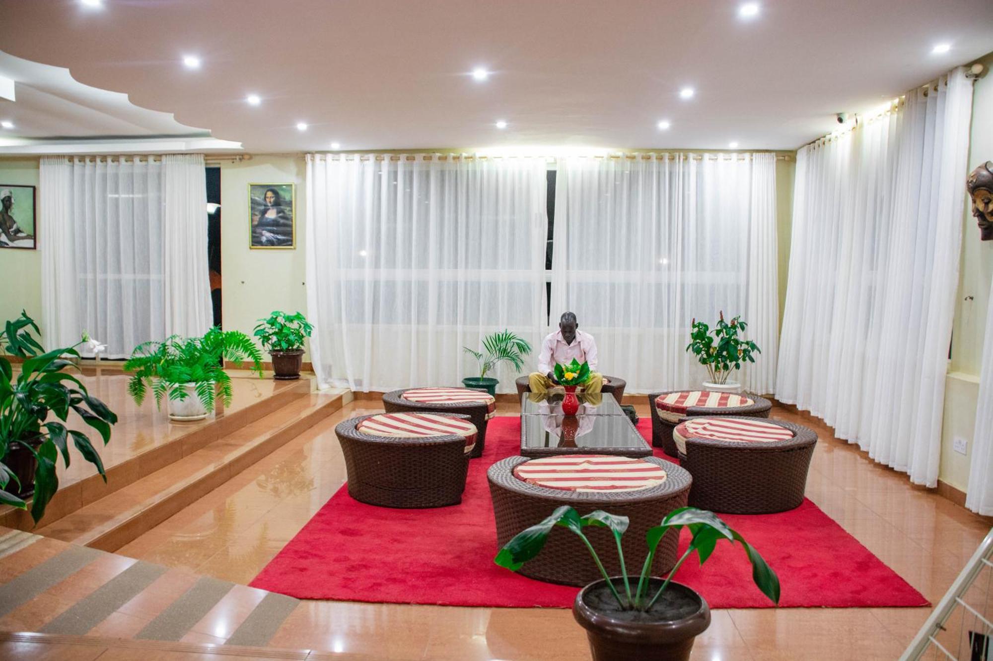 Bomah Hotel Limited Gulu ภายนอก รูปภาพ