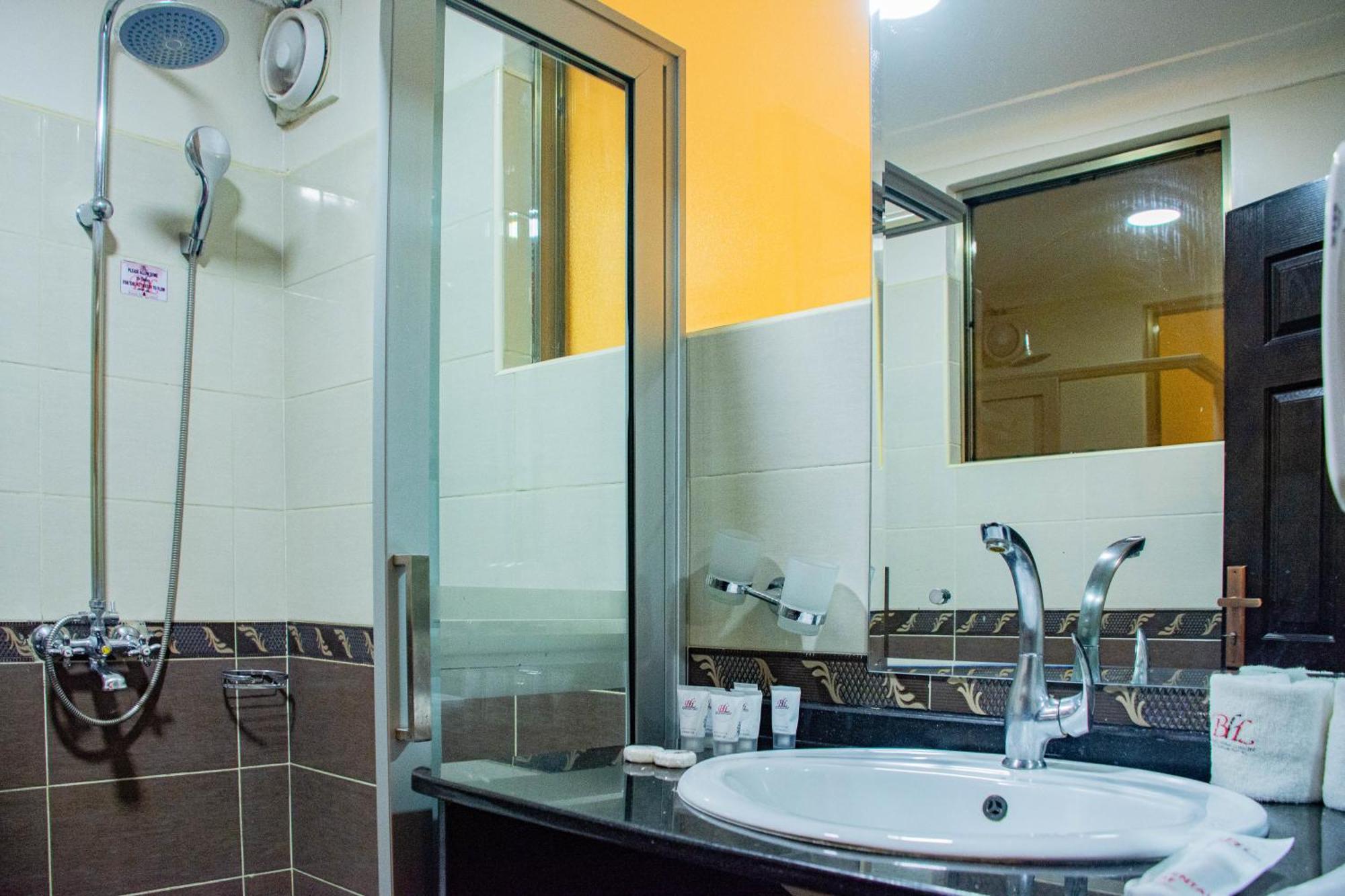 Bomah Hotel Limited Gulu ภายนอก รูปภาพ